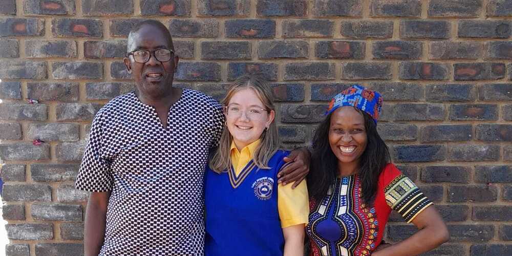 Lina mit ihren Gasteltern